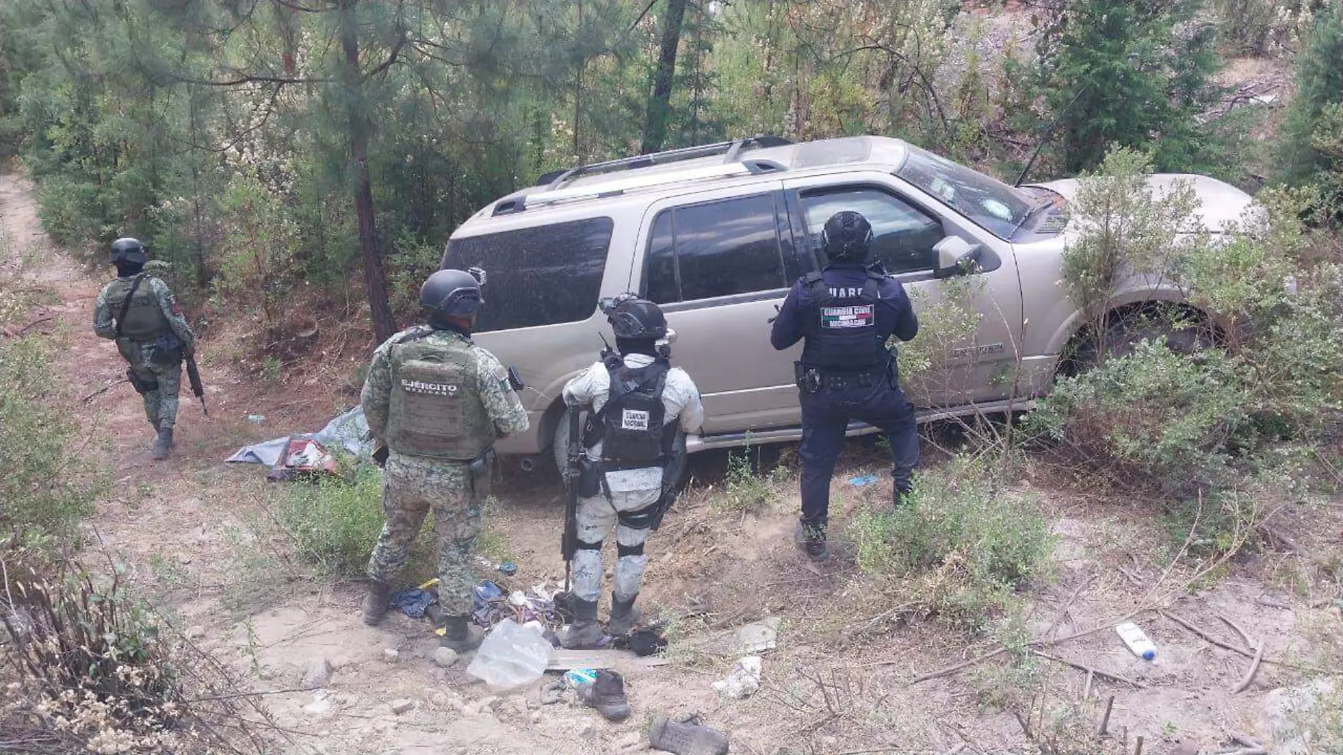 Camioneta asegurada en Zinapécuaro